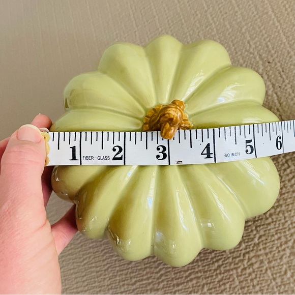 Ceramic pumpkin, earth tone / pale avocado green - Picture 5 of 6